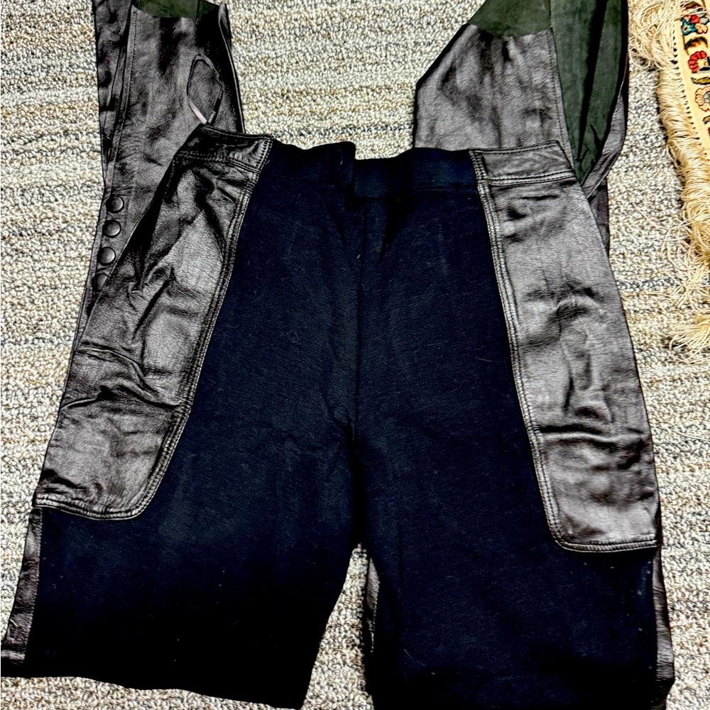 Flare pants in original leather with helanca on the back.size L Animale
